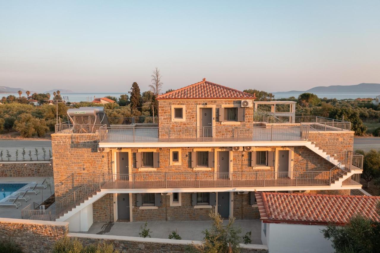 Lithos Suites Finikounda Exterior foto