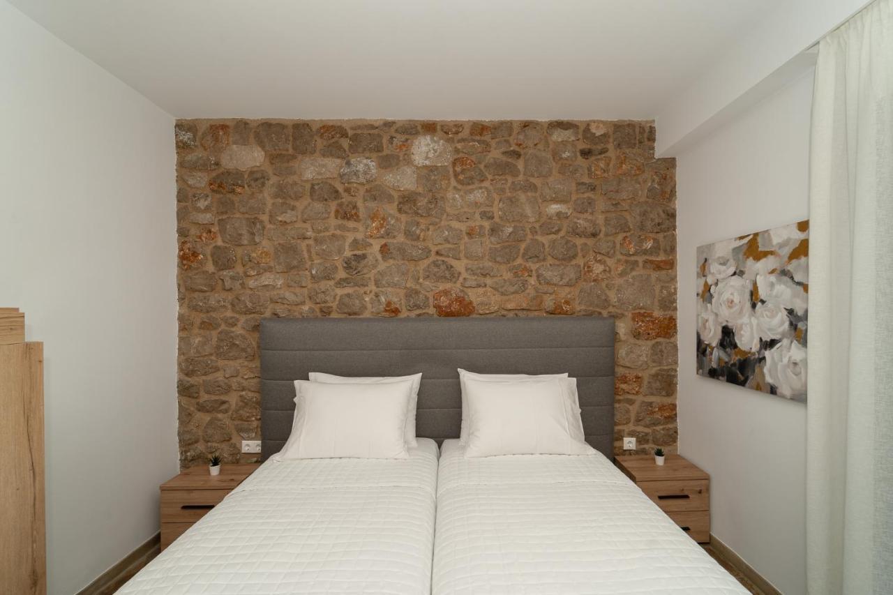 Lithos Suites Finikounda Exterior foto
