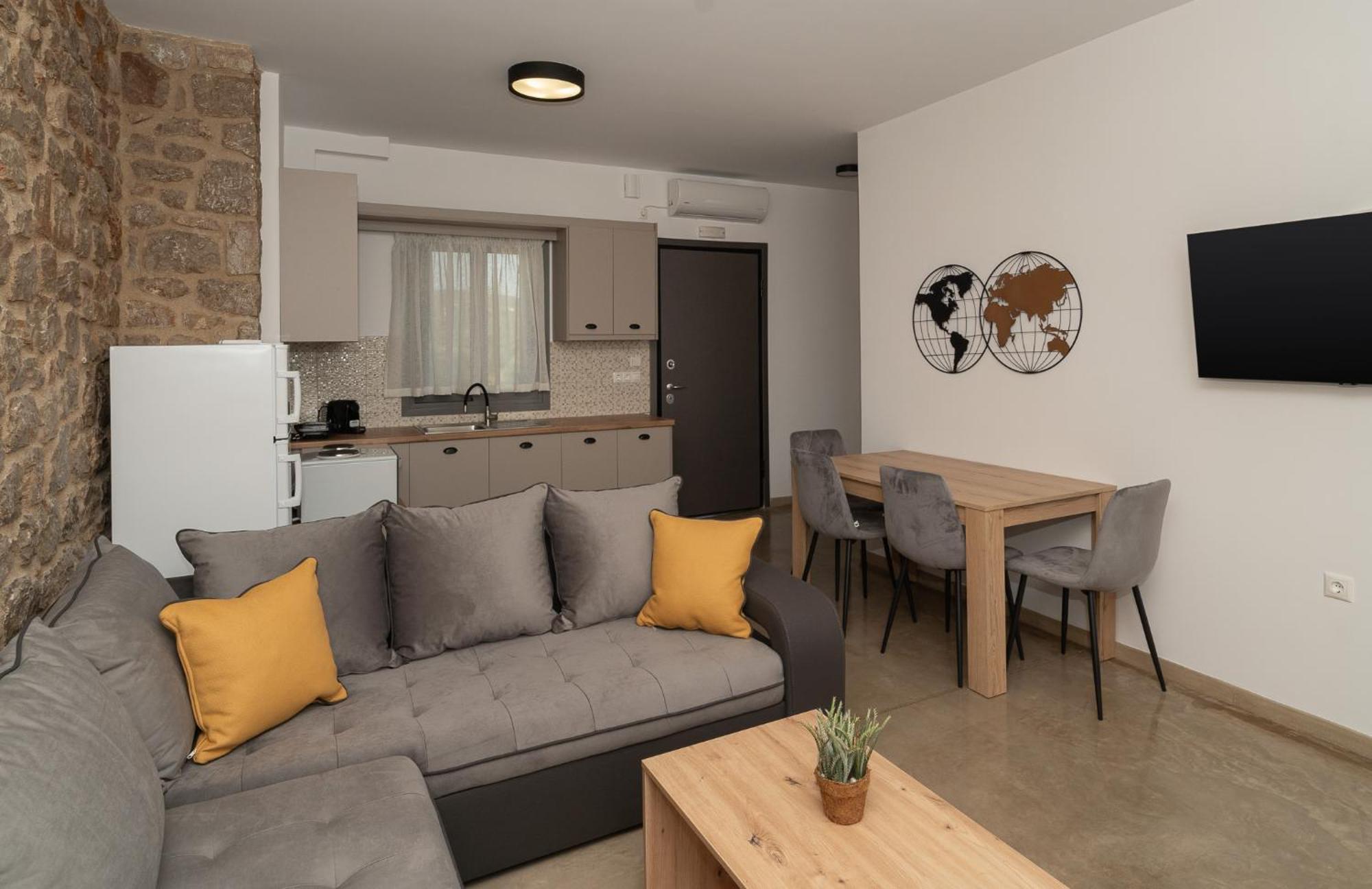 Lithos Suites Finikounda Exterior foto